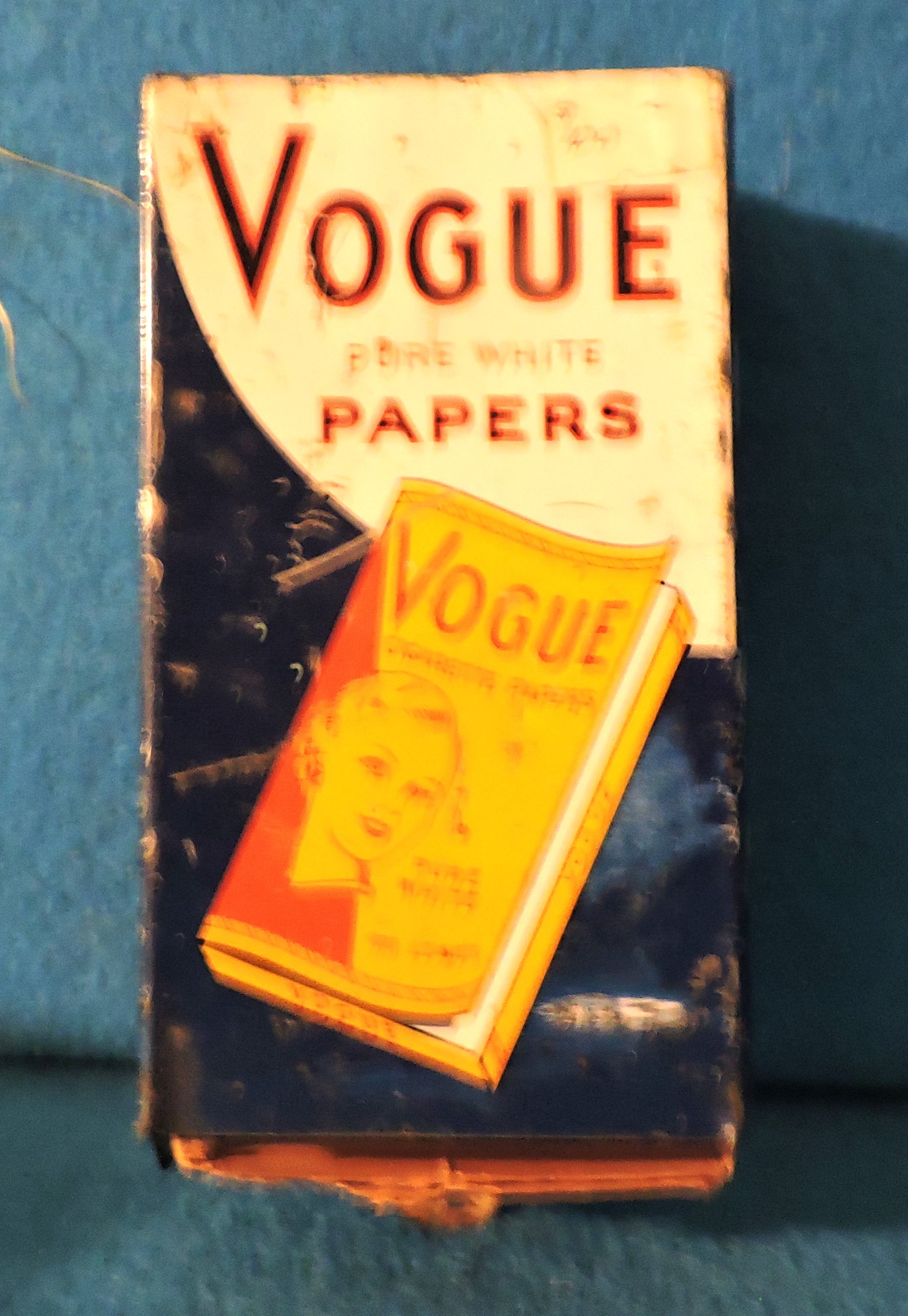 Vogue Pure White Papers Dispenser